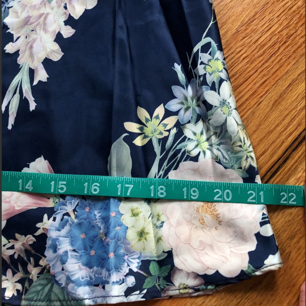 Flora Nikrooz - Picture 4 of 5